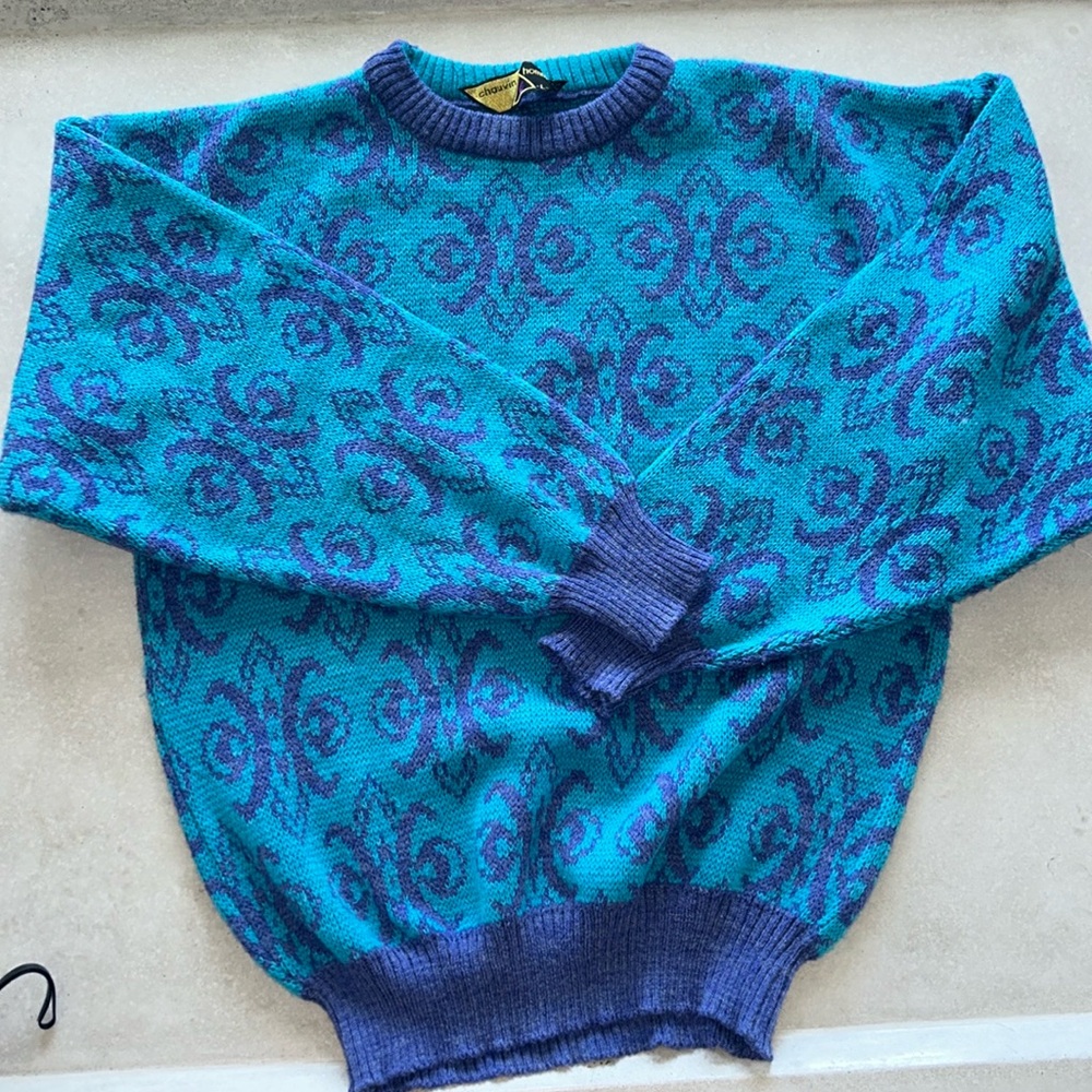 Chauvin homme vintage pattern sweater. Blue and purple crew neck retro sweater